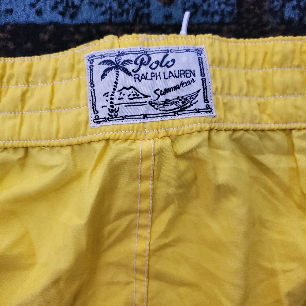 Boys Polo shorts size M (12)